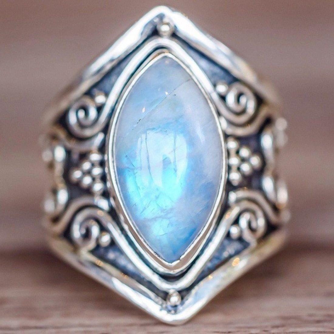 Ancienne bague argent grenat pierre de lune ring silver tail à Paris Ancienne bague argent grenat pierre de lune ring silver tail à Paris
