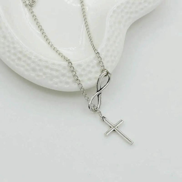 Collier Croix Chrétienne Femme, Pendentif Croix Hypoallergénique, Chaîne Plaquée Or 18 Carats, Cadeau Bijoux pour Femmes Collier Croix Chrétienne Femme, Pendentif Croix Hypoallergénique, Chaîne Plaquée Or 18 Carats, Cadeau Bijoux pour Femmes